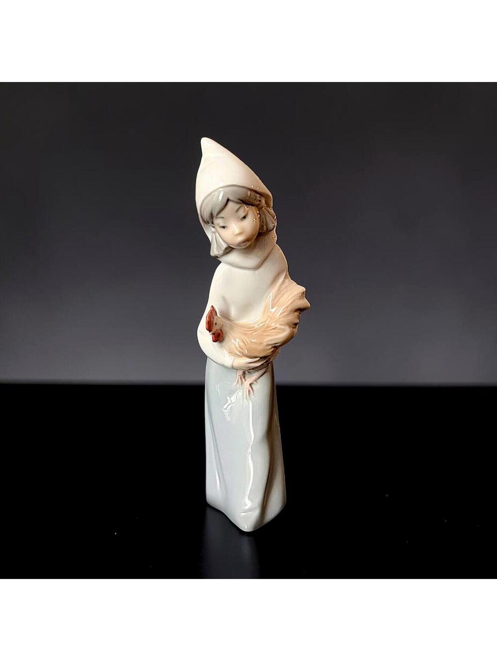 Lladro Girl Holding Chicken Figurine Spain Hand Made in Spain ~ 8.5" 10289